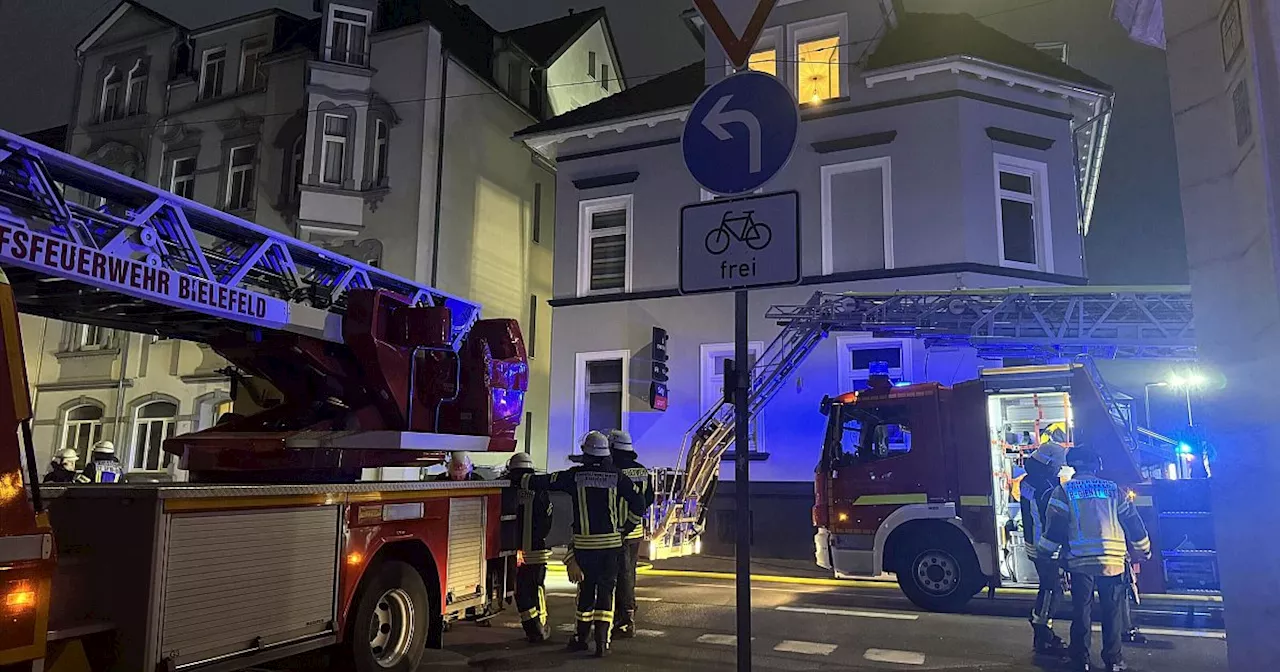 Feuer in Bielefelder Wohnhaus: Schwangere verletzt