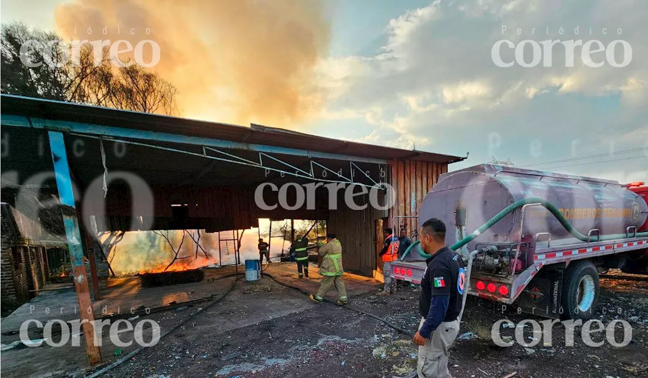 Incendio en recicladora de Pénjamo deja intensa contaminación