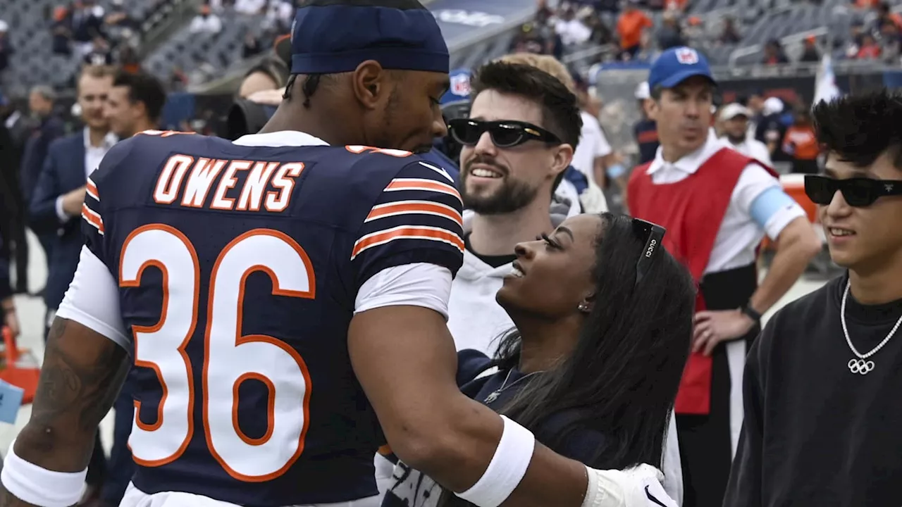 Simone Biles matches Jonathan Owens Bears energy with festive fit