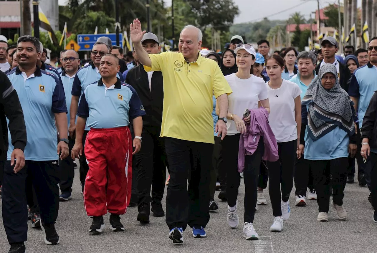 Sultan Nazrin joins Perak Sultan's Birthday Run