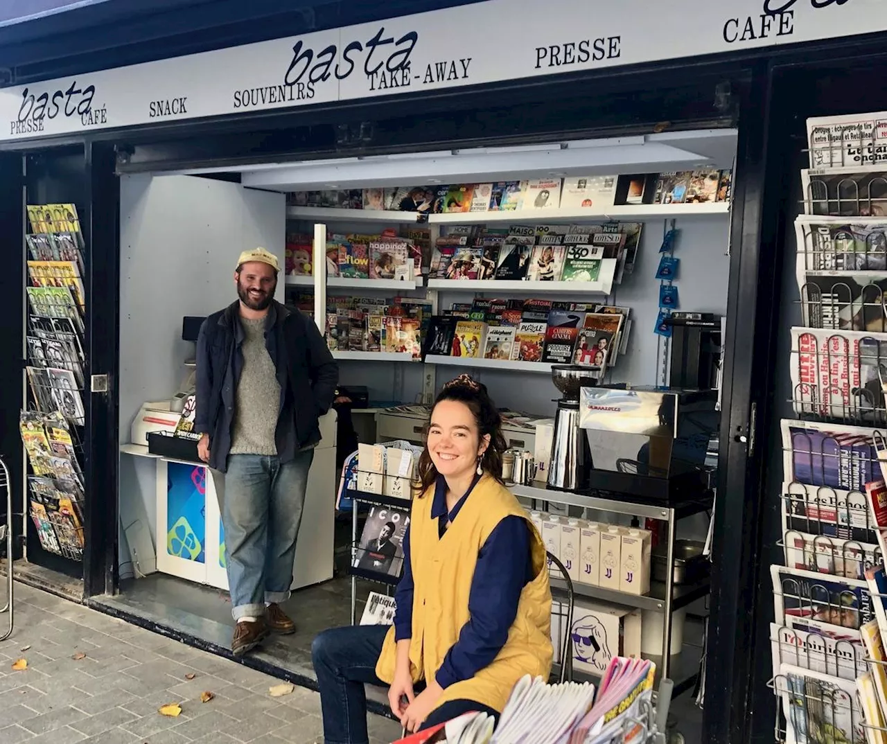 Bordeaux : le kiosque à journaux de la place Pey-Berland lève enfin son rideau