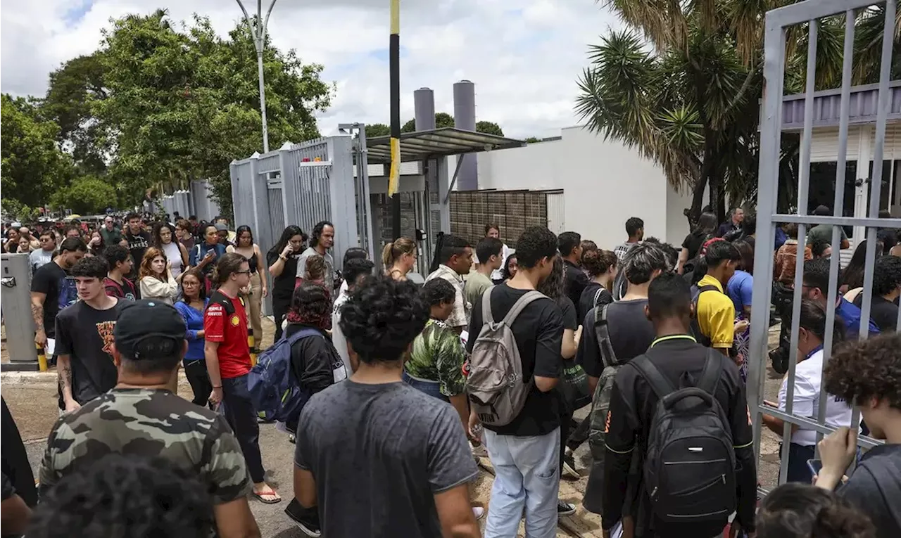 Alunos realizam hoje segundo dia da prova do Enem