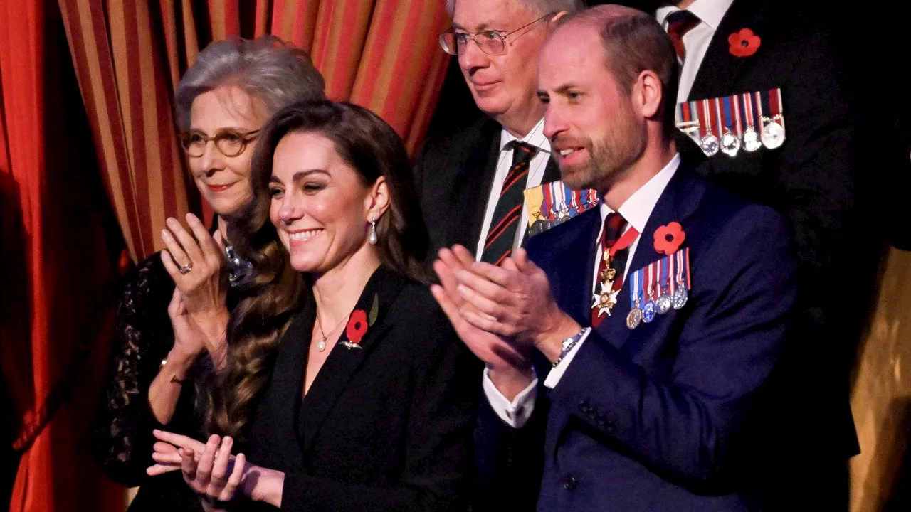 Kate Middleton è tornata: con William (premuroso) al primo evento pubblico dopo la fine della chemioterapia