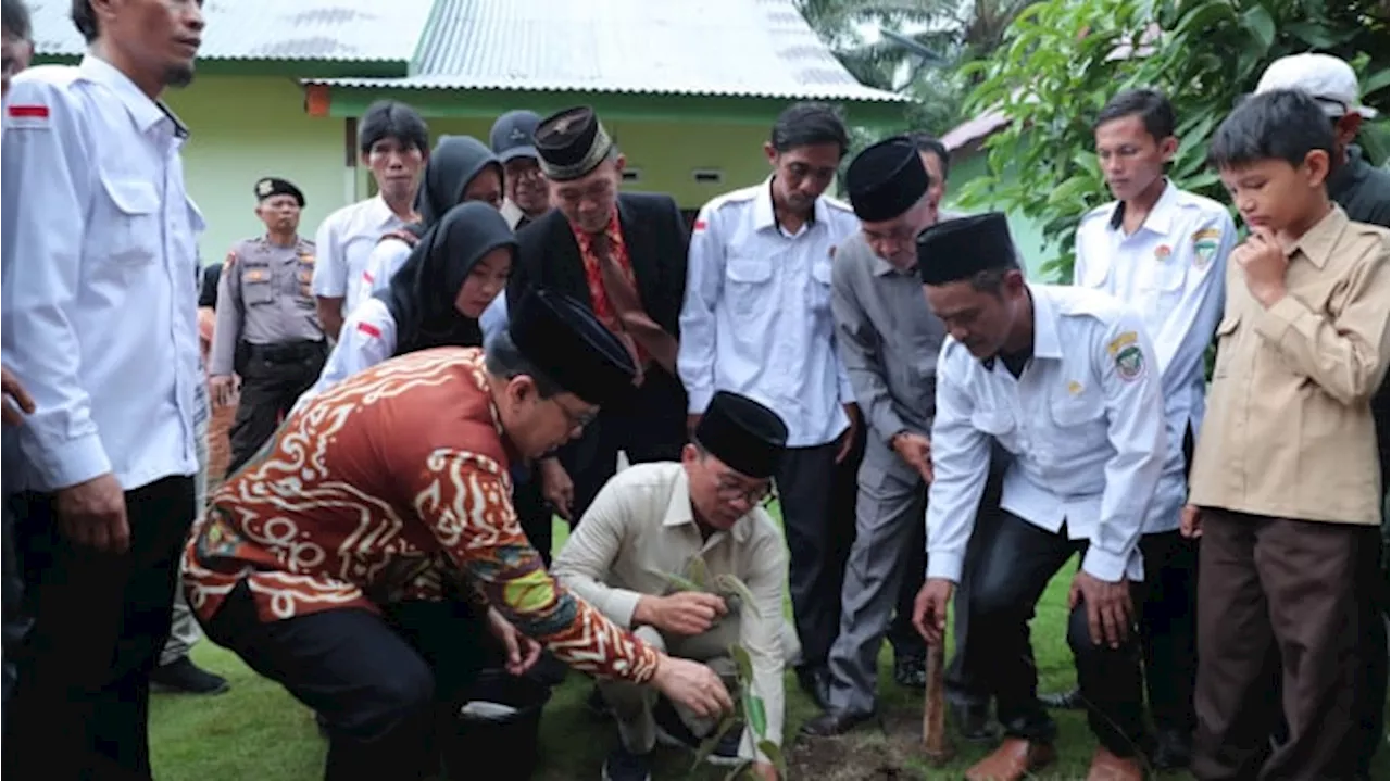 Yandri Ingin BUM Desa Berbenah Agar Mampu Jadi Penyuplai Program Makan Bergizi Gratis