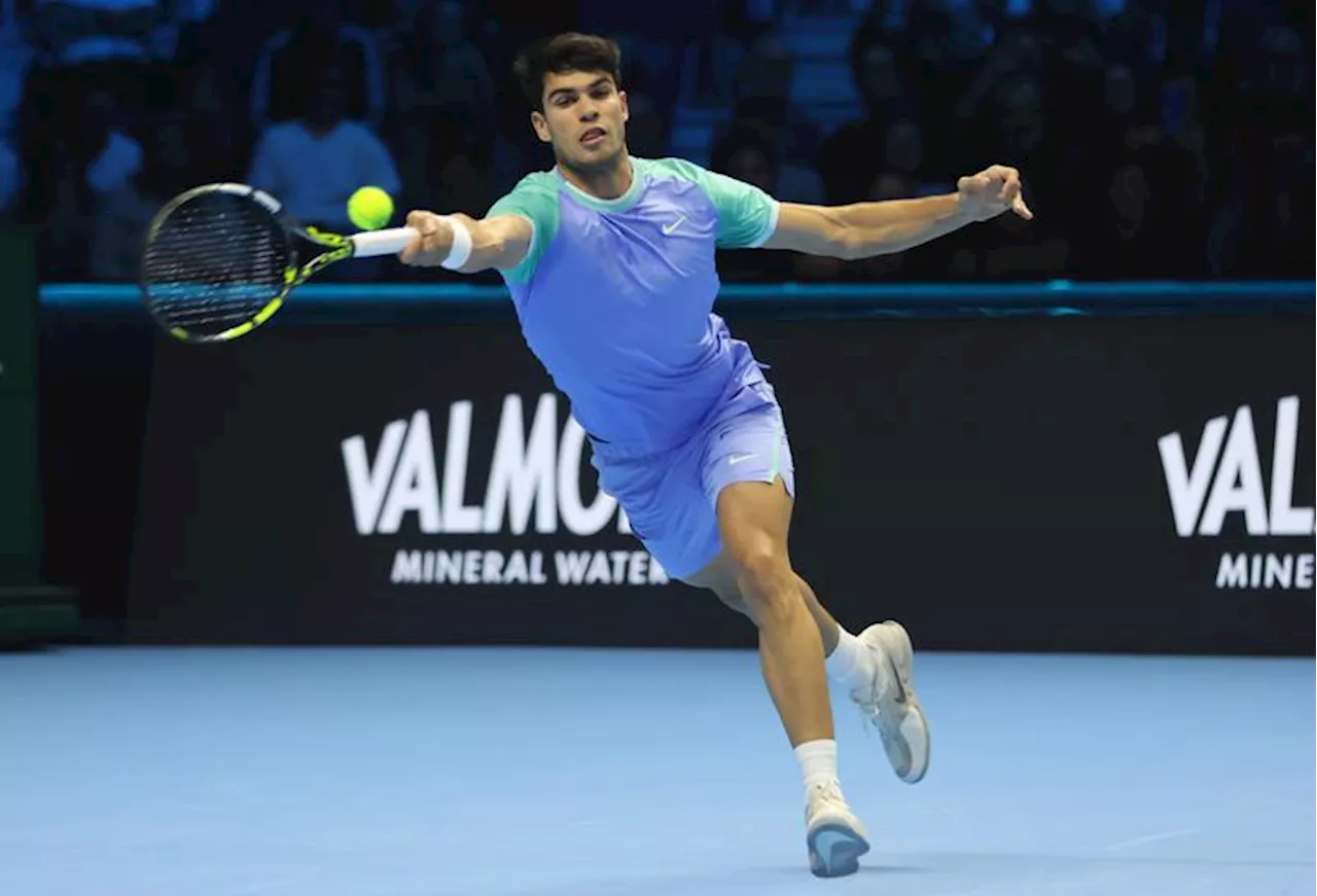 Atp Finals, esordio choc per Carlos Alcaraz: lo spagnolo battuto da Ruud