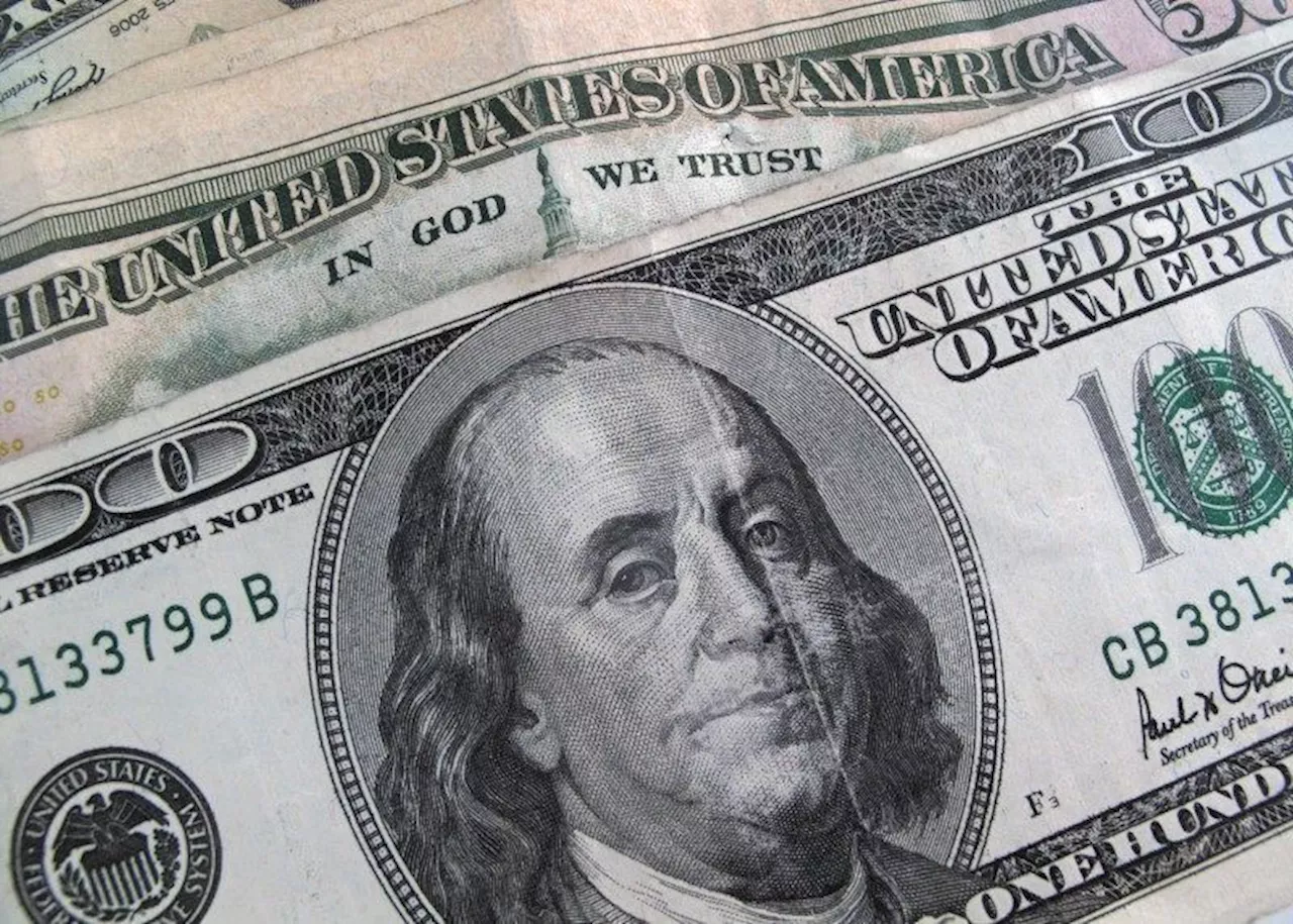 Dólar sobe mais de 1% e volta a R$ 5,80 com temor fiscal; Ibovespa cai