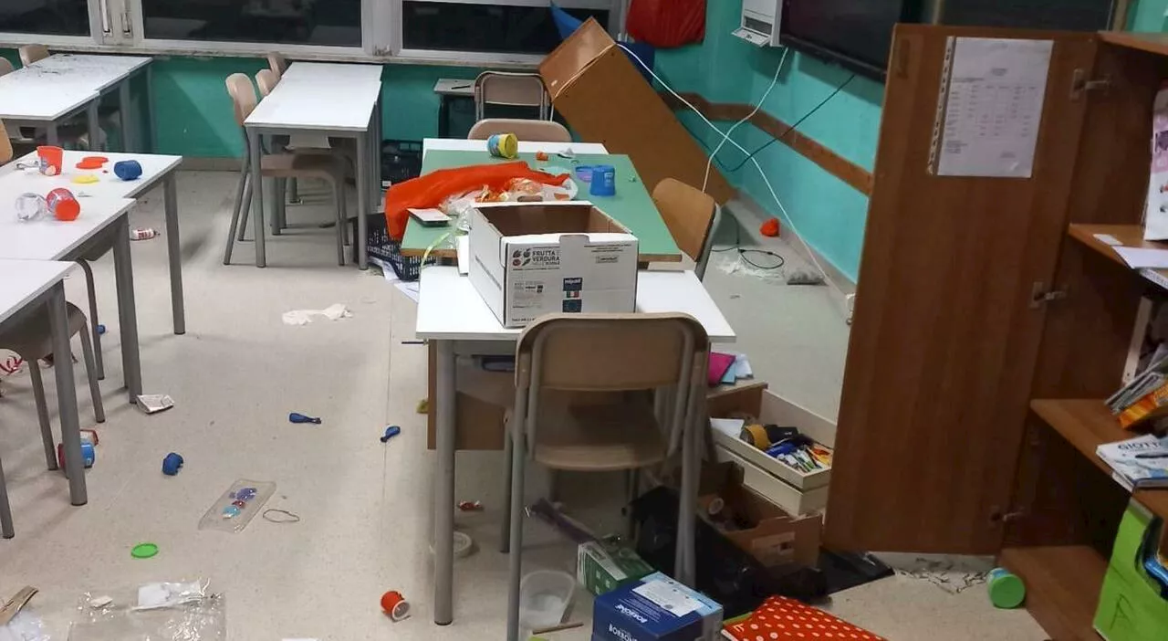 Vandali baby, scuola devastata: oggi la Rodari resterà chiusa