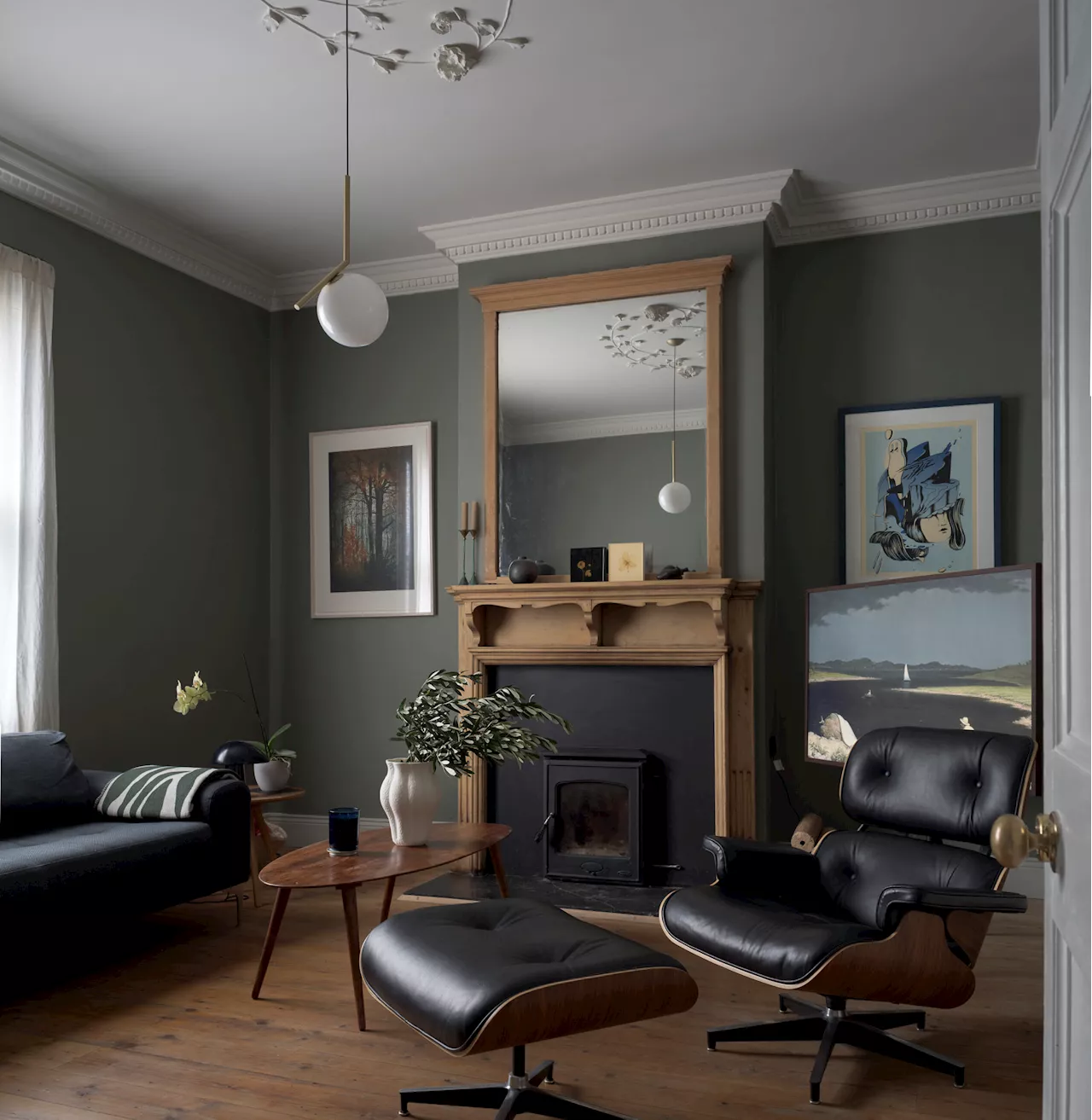 A beautiful plaster ceiling rose is a highlight of this restored Victorian cottage in Dublin