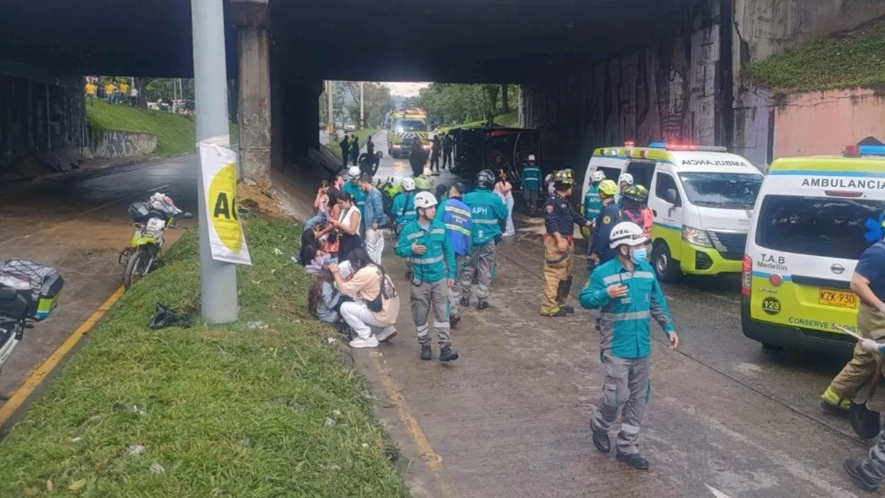 ¡Se volcó un bus! Niños de Casanare se accidentaron en Medellín