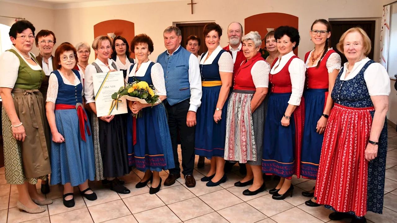 Viertelstagung in Wolfsbach: Goldhauben unter sich