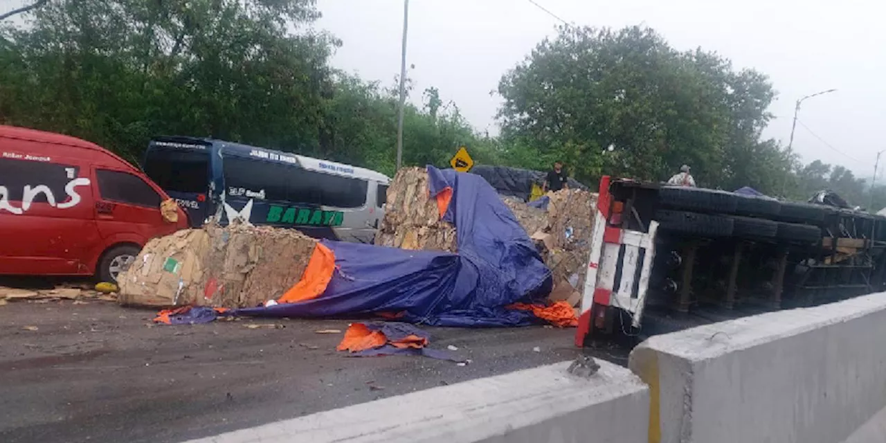 Polisi Amankan Sopir Truk Jadi Penyebab Kecelakaan di Tol Cipularang