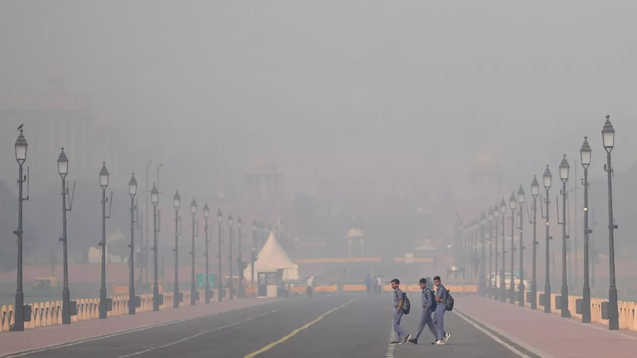 मौसम: कश्मीर-हिमाचल में बर्फबारी, तमिलनाडु में आज मूसलाधार बारिश का अलर्ट, चेन्नई में स्कूल बंद