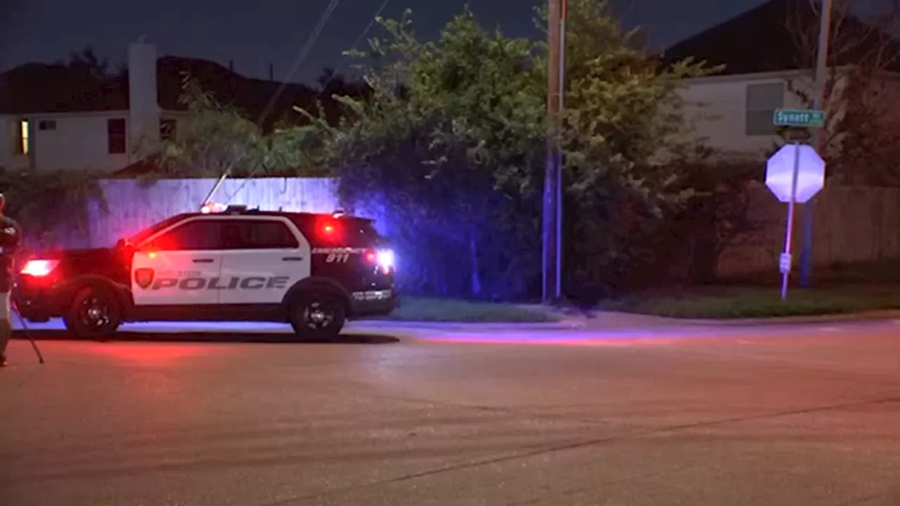 Elderly man hit and killed while crossing street on Houston's west side, HPD says