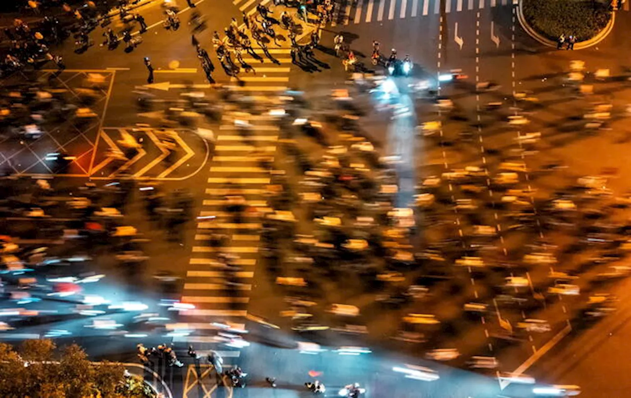 Cina, la pedalata notturna degli studenti stroncata dalle autorità