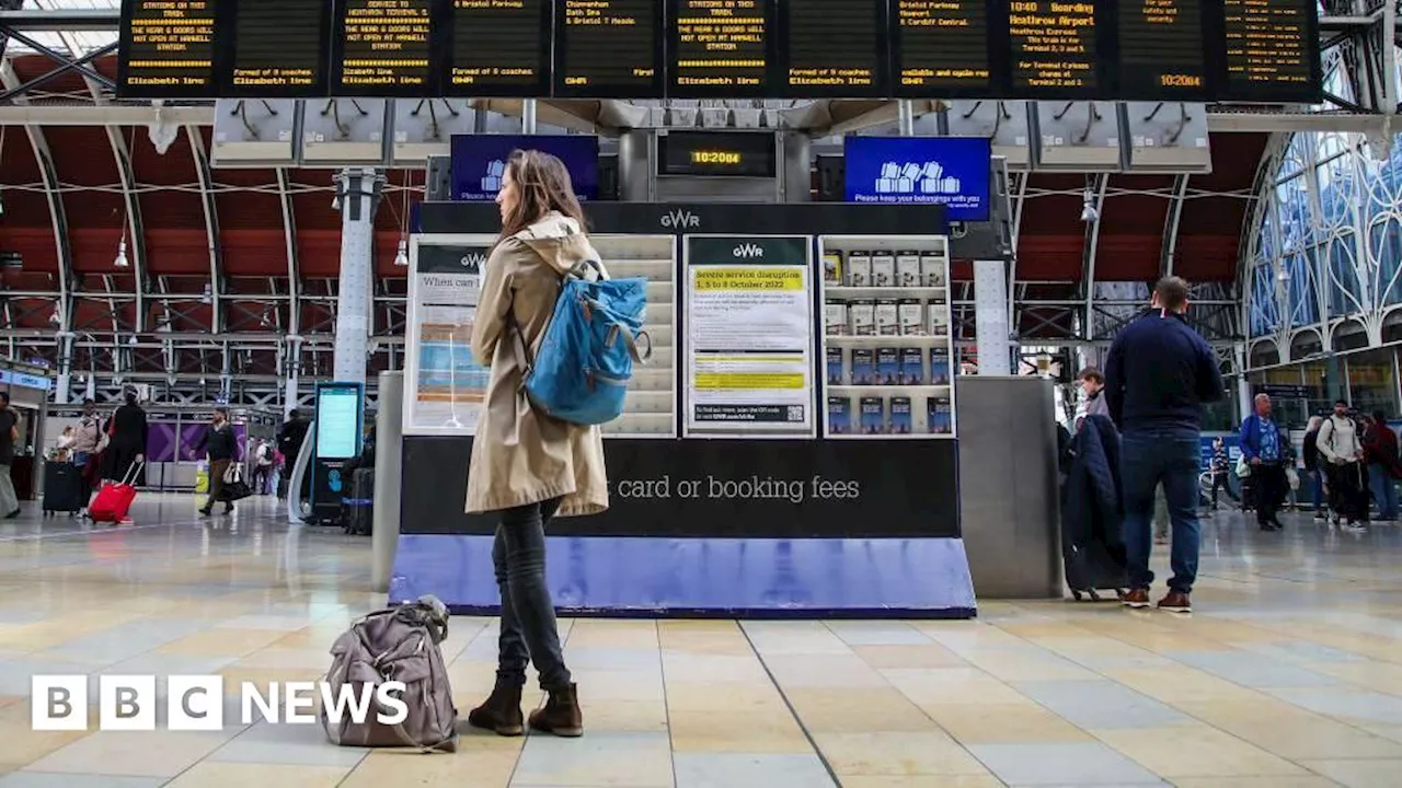 London Paddington: Track defect causes train delays and cancellations