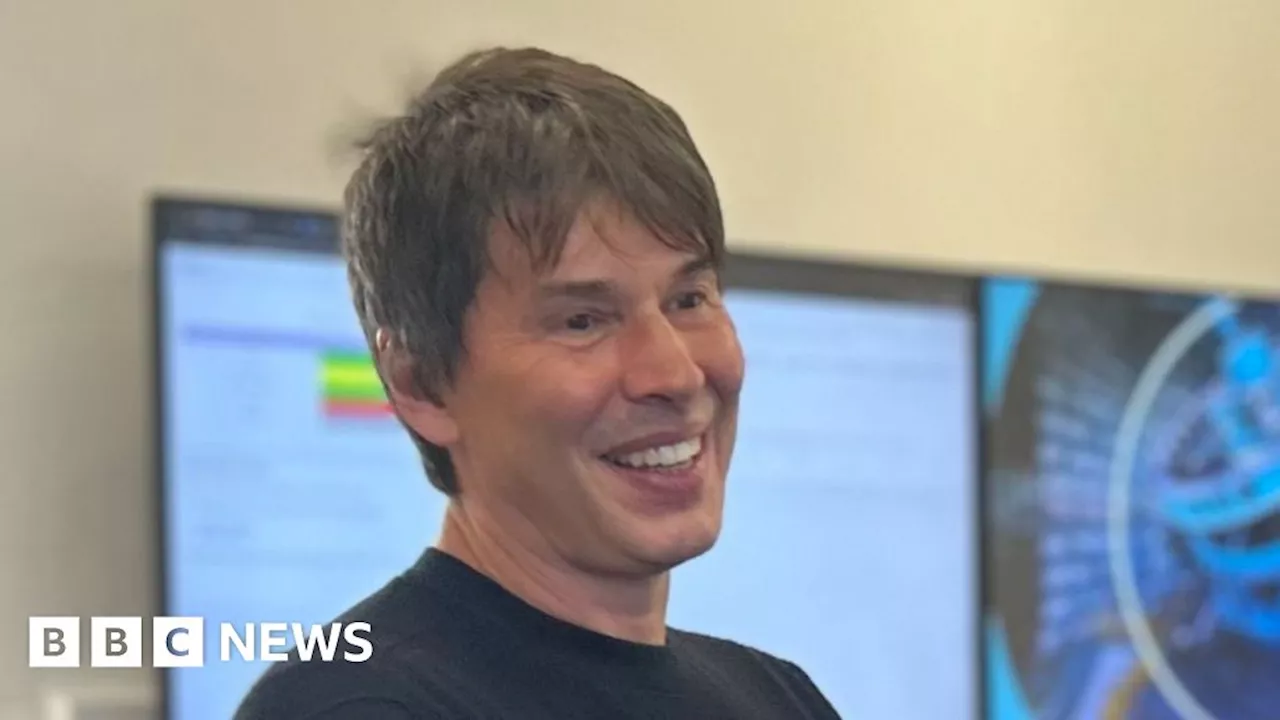 Prof Brian Cox 'learns' from Belfast university students