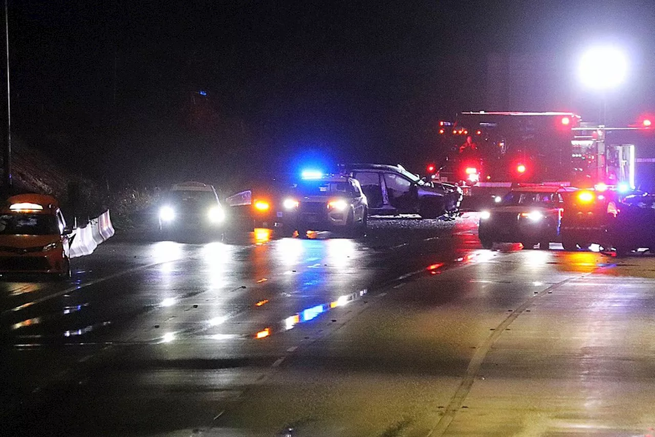 Serious multi-vehicle crash shuts down Highway 1 westbound in Burnaby