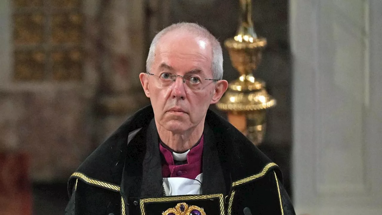 Scandalo nella Chiesa anglicana, l'arcivescovo di Canterbury amico di un pedofilo: «Posizione insostenibile, deve dimettersi»