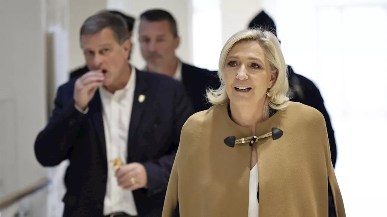 Procès des assistants parlementaires du FN : la partie civile attaque le 'système de défense collective' de la