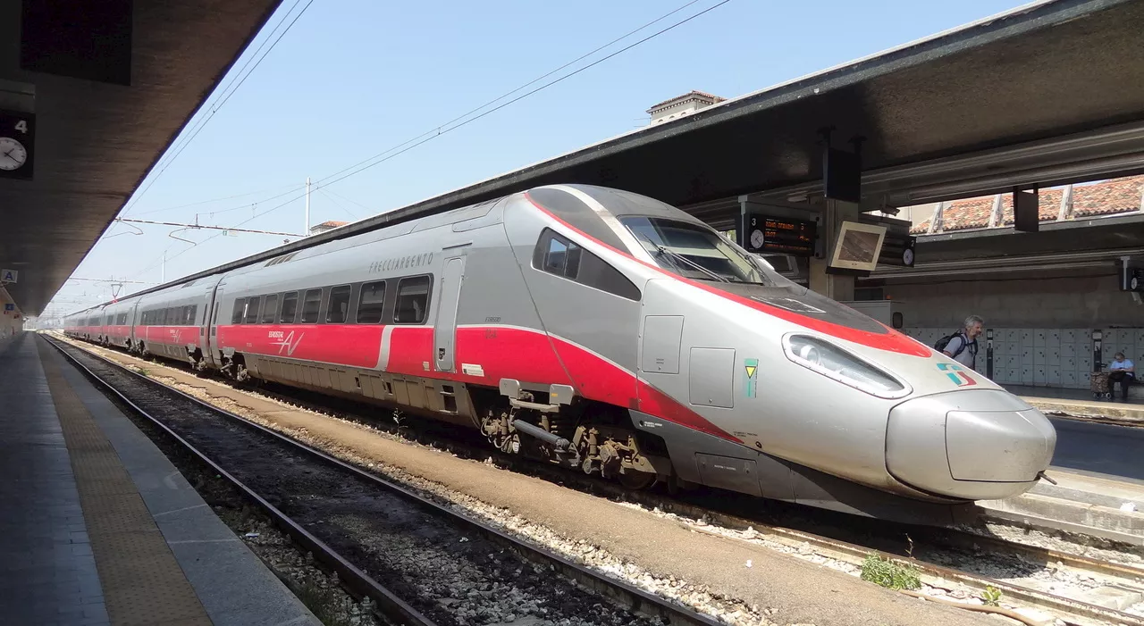 Il treno Roma-Genova che parte in anticipo per non arrivare in ritardo emblema ​dello stato di salute dei tras