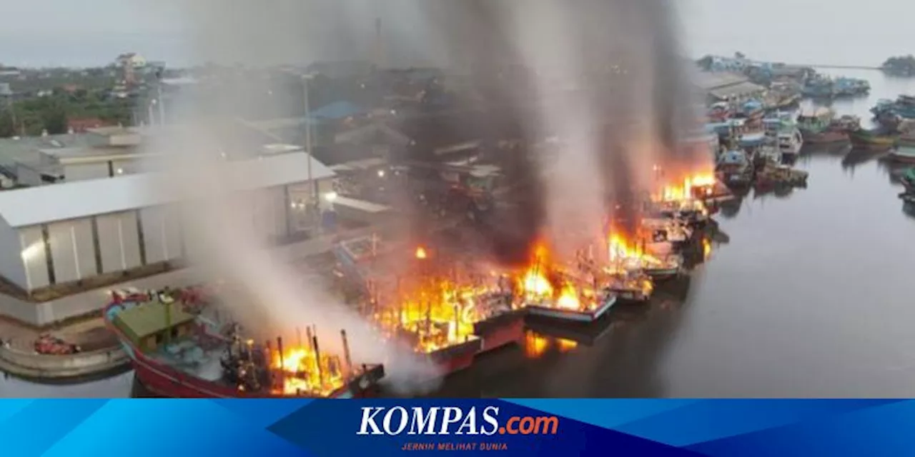 12 Kapal Nelayan Terbakar di Pelabuhan Pekalongan, Ini Kronologi dan Penyebabnya