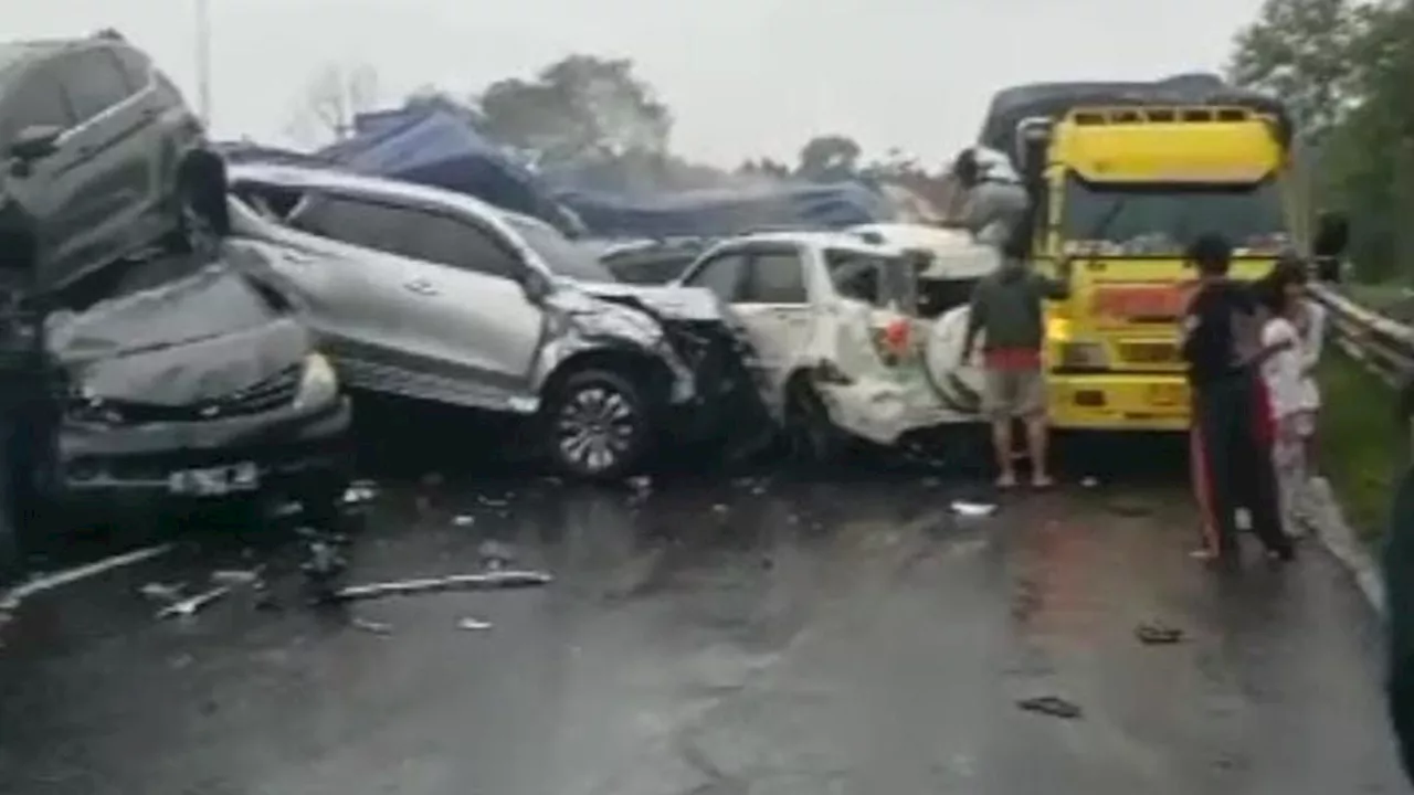 28 Korban Kecelakaan Tol Cipularang Dirawat di RS Abdul Radjak Purwakarta