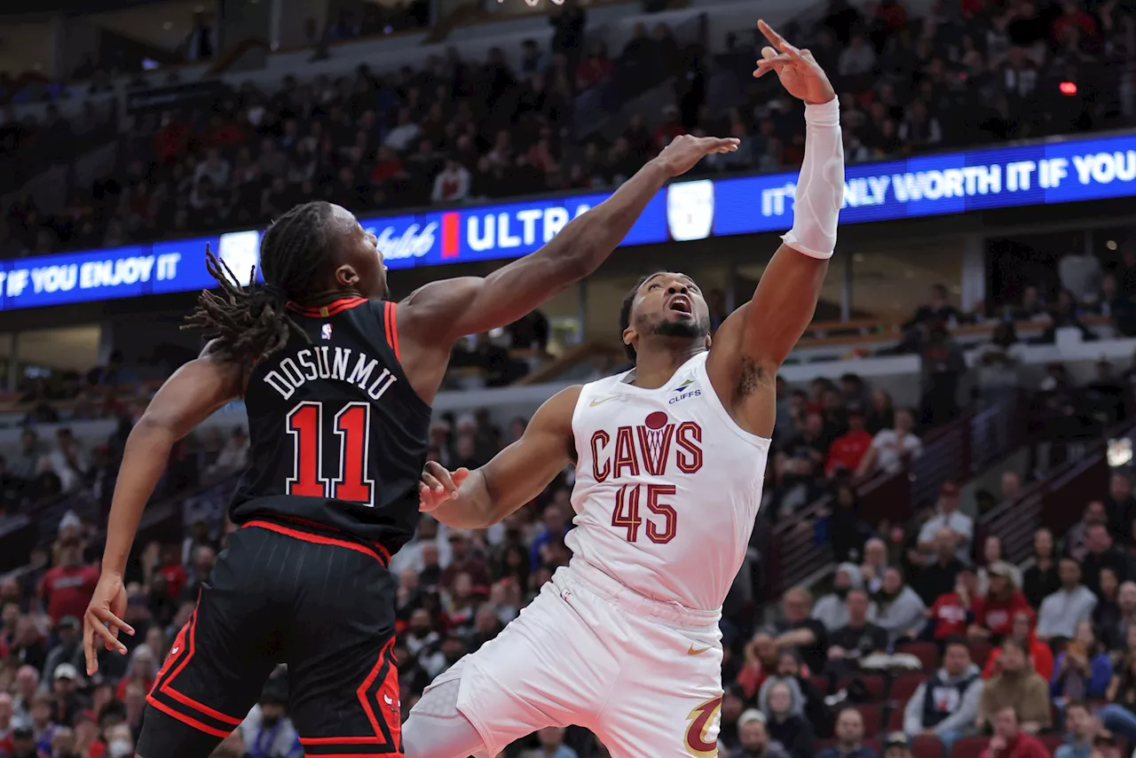 Mitchell shines as Cavaliers beat Bulls for 12th straight win