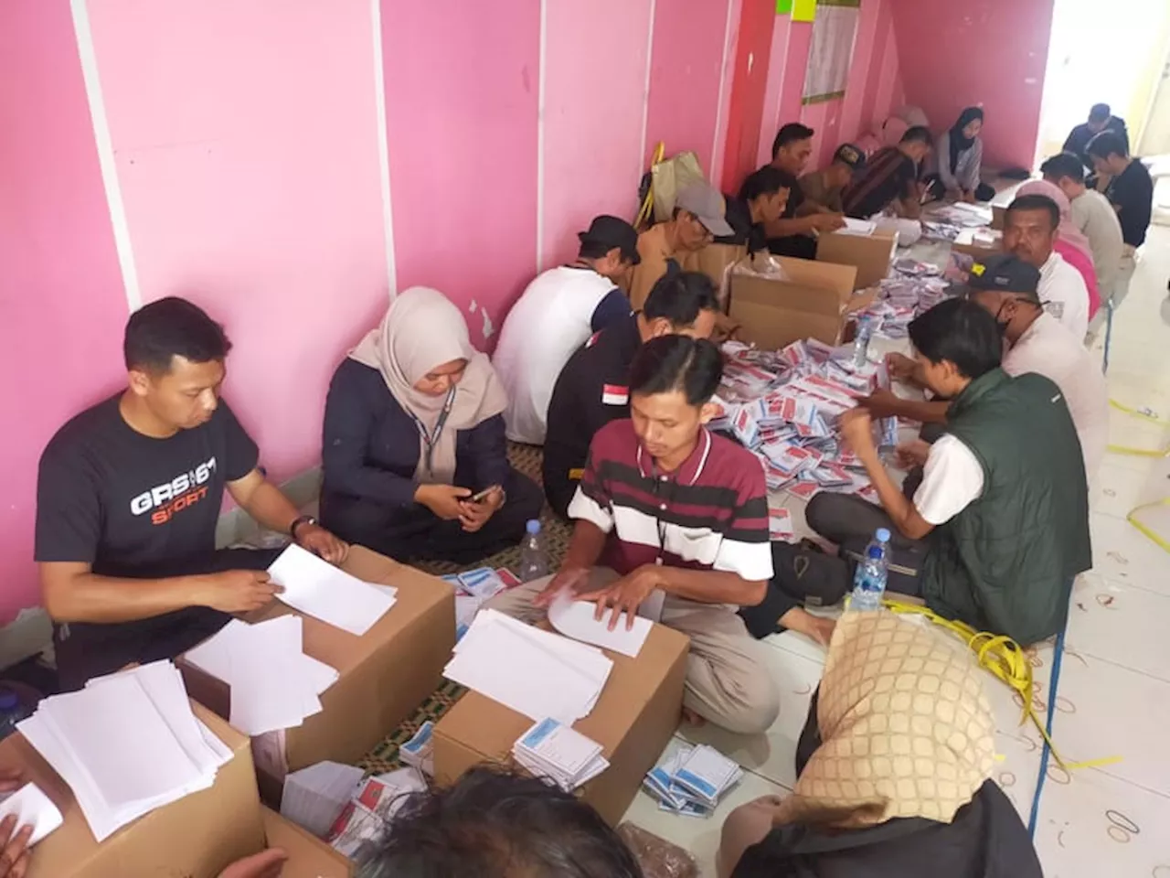 Bawaslu Tasikmalaya Temukan Surat Suara Rusak, Cetak Ganda dan Berkurang