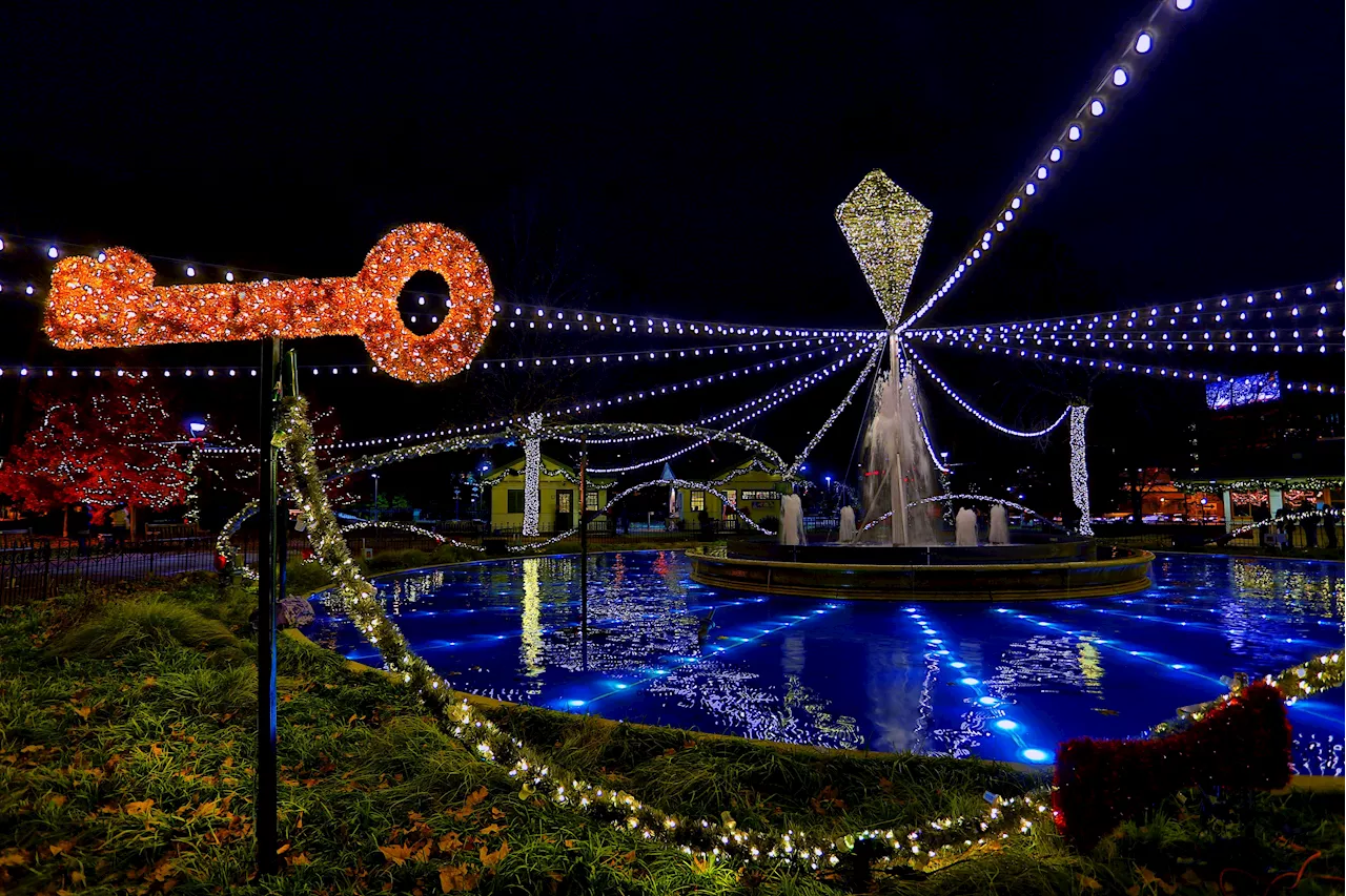 Tens of thousands of lights strung in Franklin Square ahead of annual light show