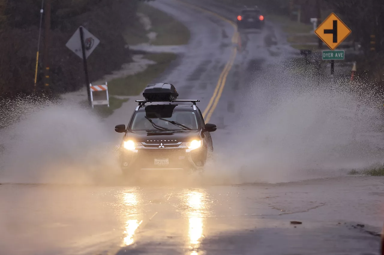 Atmospheric River Hits US: Widespread Rain and Snow Until Thursday