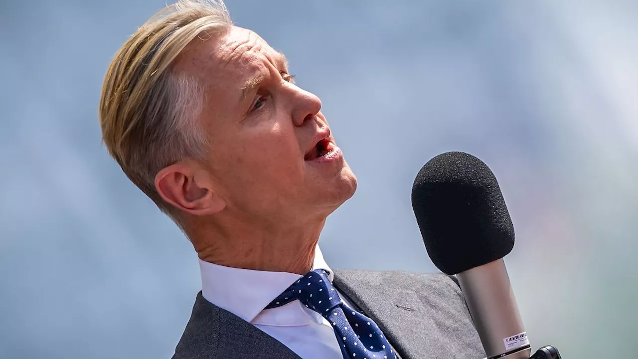 Sachsen: Ovationen für Max Raabe im Dresdner Kulturpalast