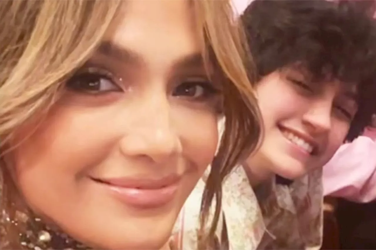 Jennifer Lopez and Daughter Emme Are All Smiles at Wicked Premiere