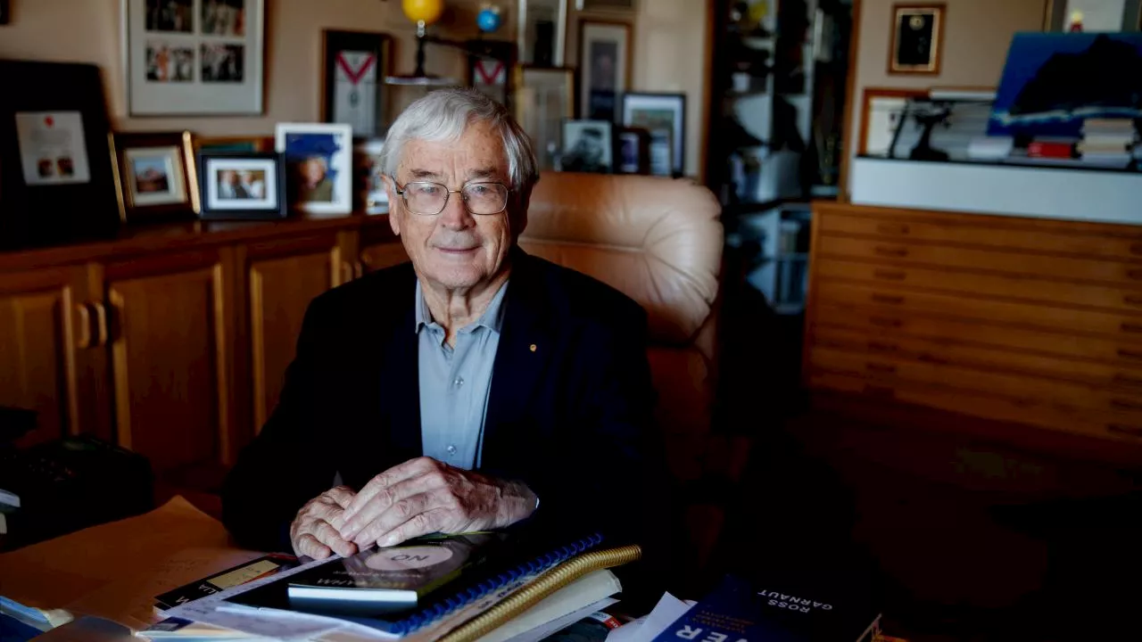 Dick Smith hits back against The Guardian’s ‘genuinely deluded’ renewable energy claims