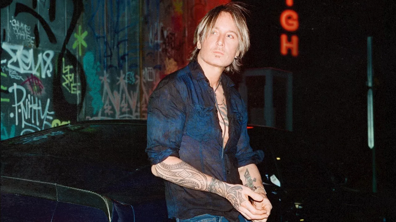 Keith Urban scrapes $770k Rolls Royce while driving with Sunday Rose