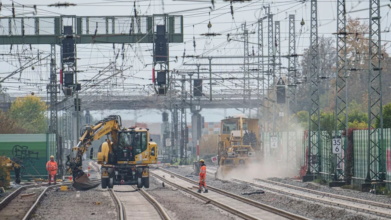 Bahnbaustellen: Ab Mitte Dezember sollen wieder Züge auf der Riedbahn rollen