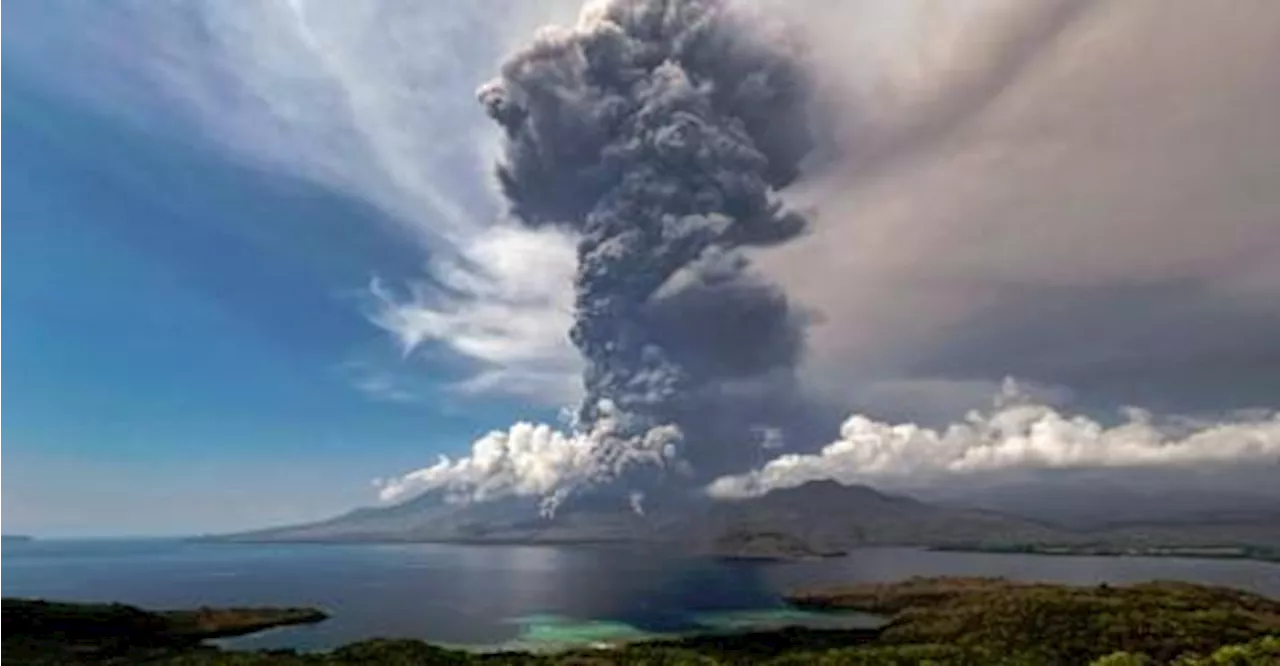 Kementerian Luar nasihatkan rakyat Malaysia berwaspada susulan letusan gunung berapi di Flores