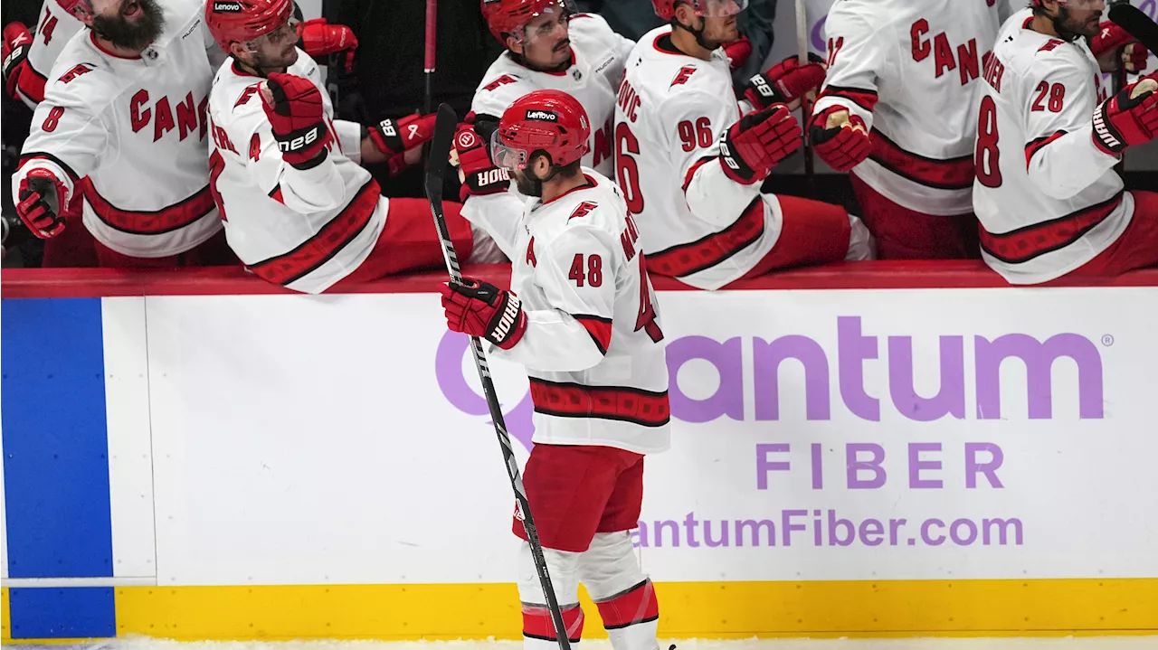 Martinook extends goal streak as Hurricanes hand Golden Knights first home loss