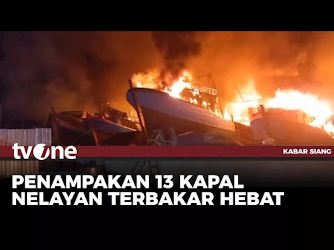 13 Kapal Nelayan Terbakar Hebat di Pekalongan