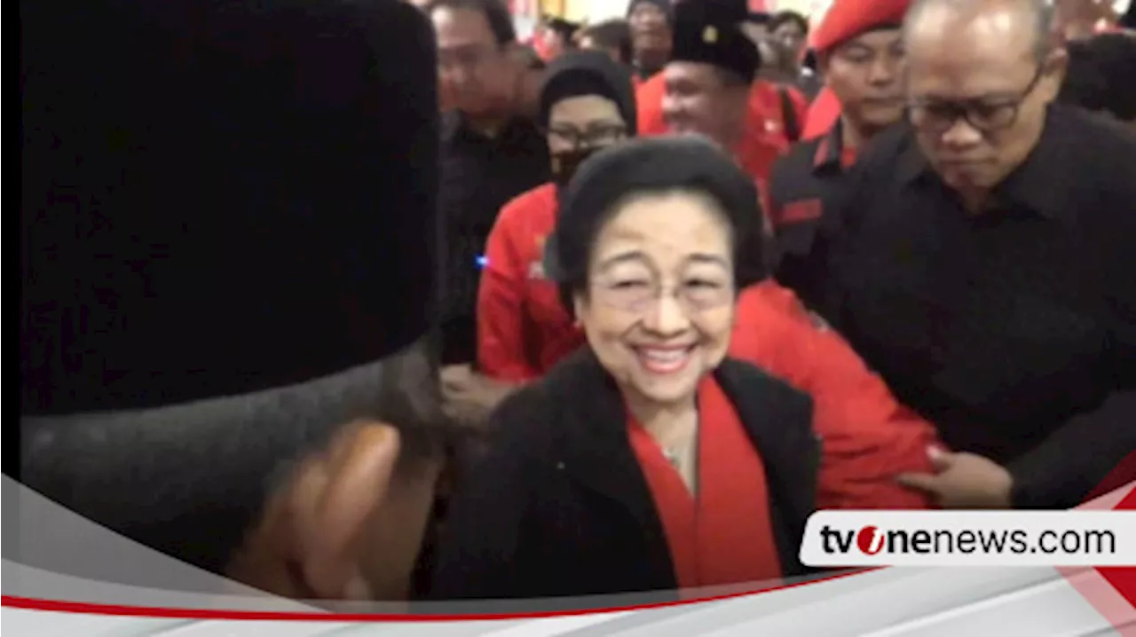 Megawati Turun Gunung Tegaskan Kader PDIP Wajib Fokus Menangkan Pasangan Risma-Gus Hans