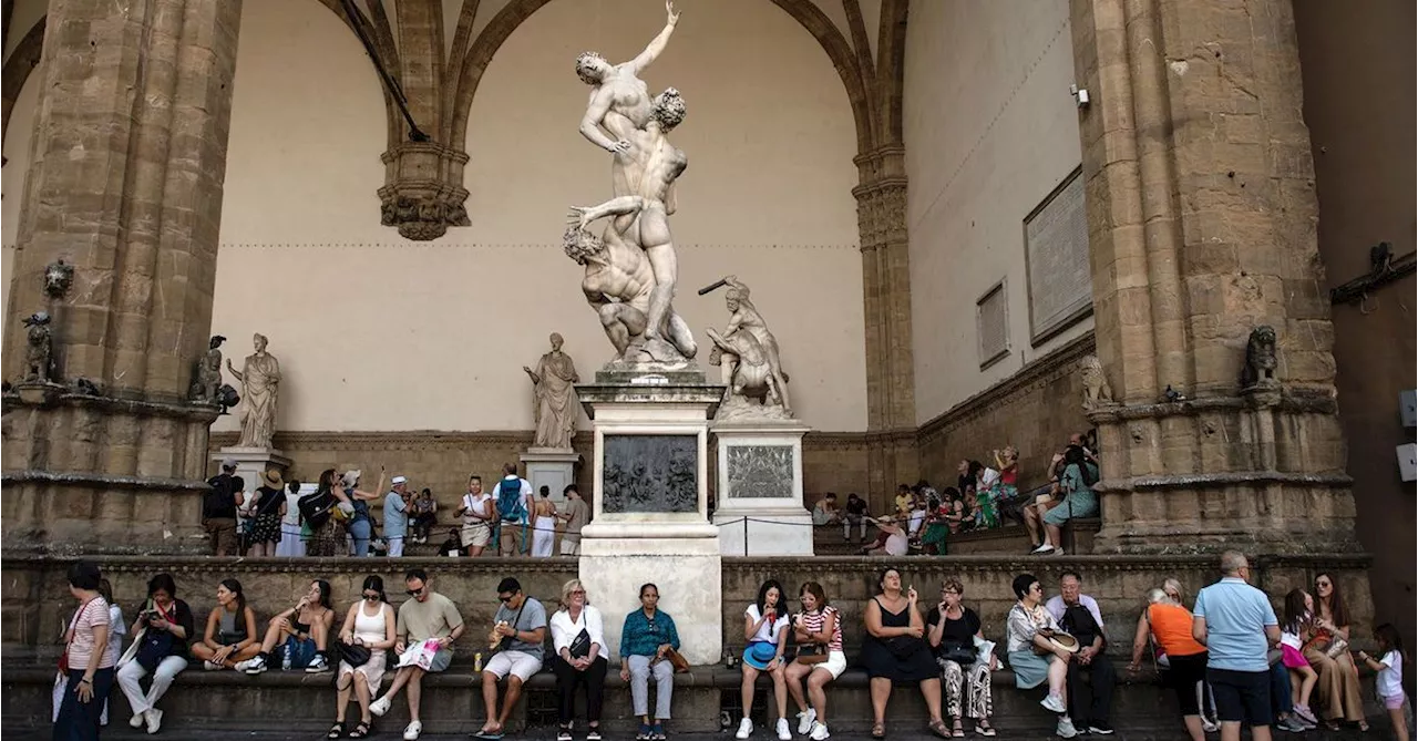 Florence cracks down on overtourism by banning key boxes, tour guide loudspeakers