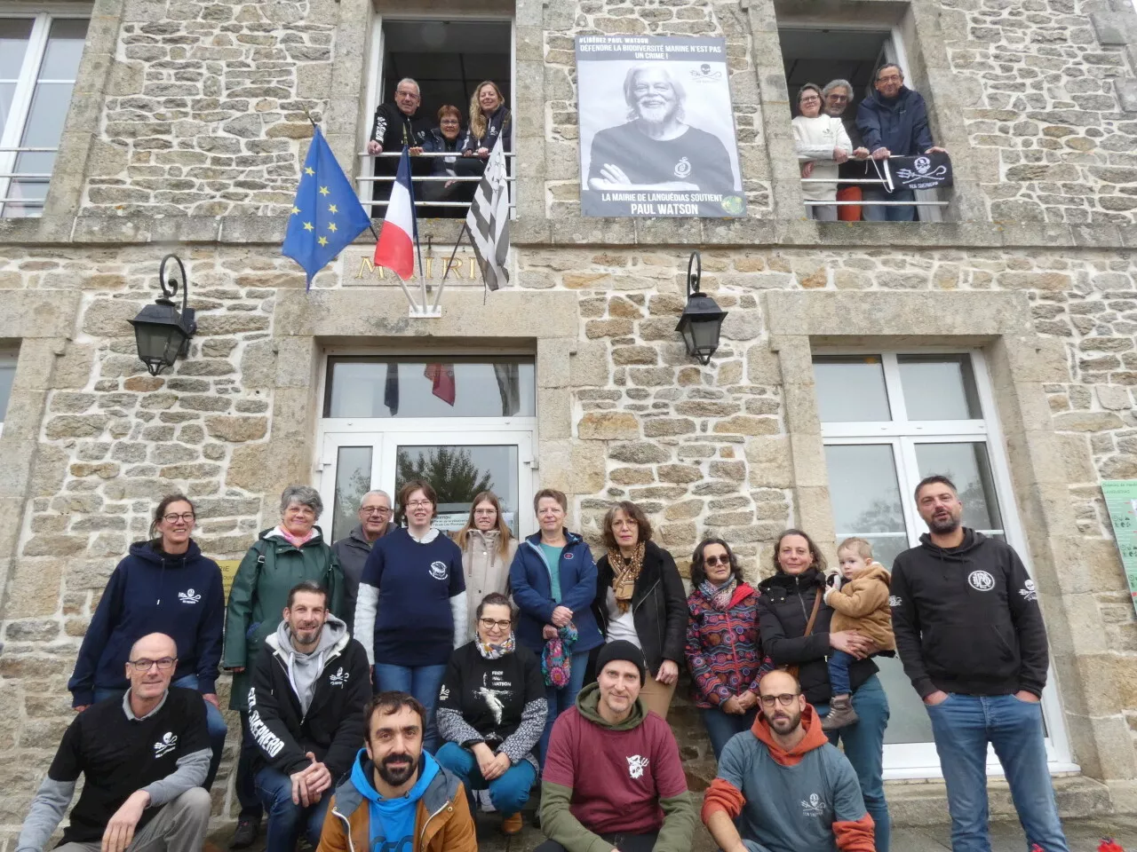 Pêche de la baleine : en Bretagne, des habitants mobilisés pour libérer Paul Watson, fondateur de Sea Shepherd