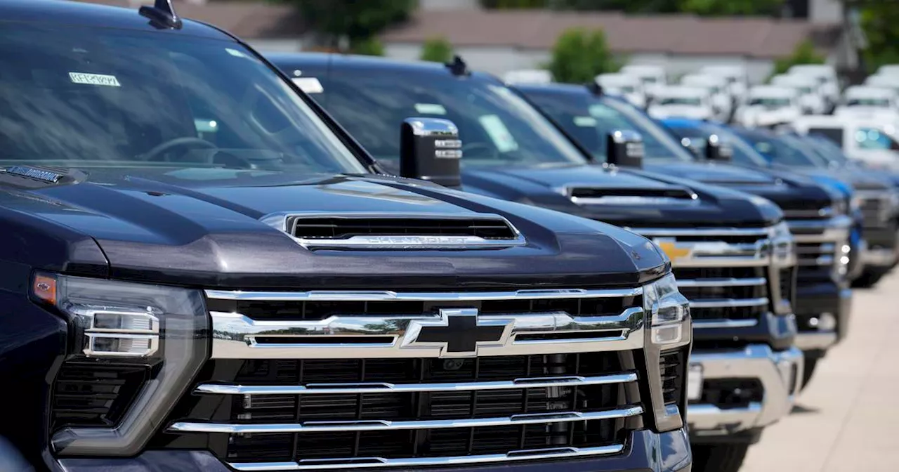 GM recalls nearly 462,000 big pickups and SUVs because the rear wheels can lock up