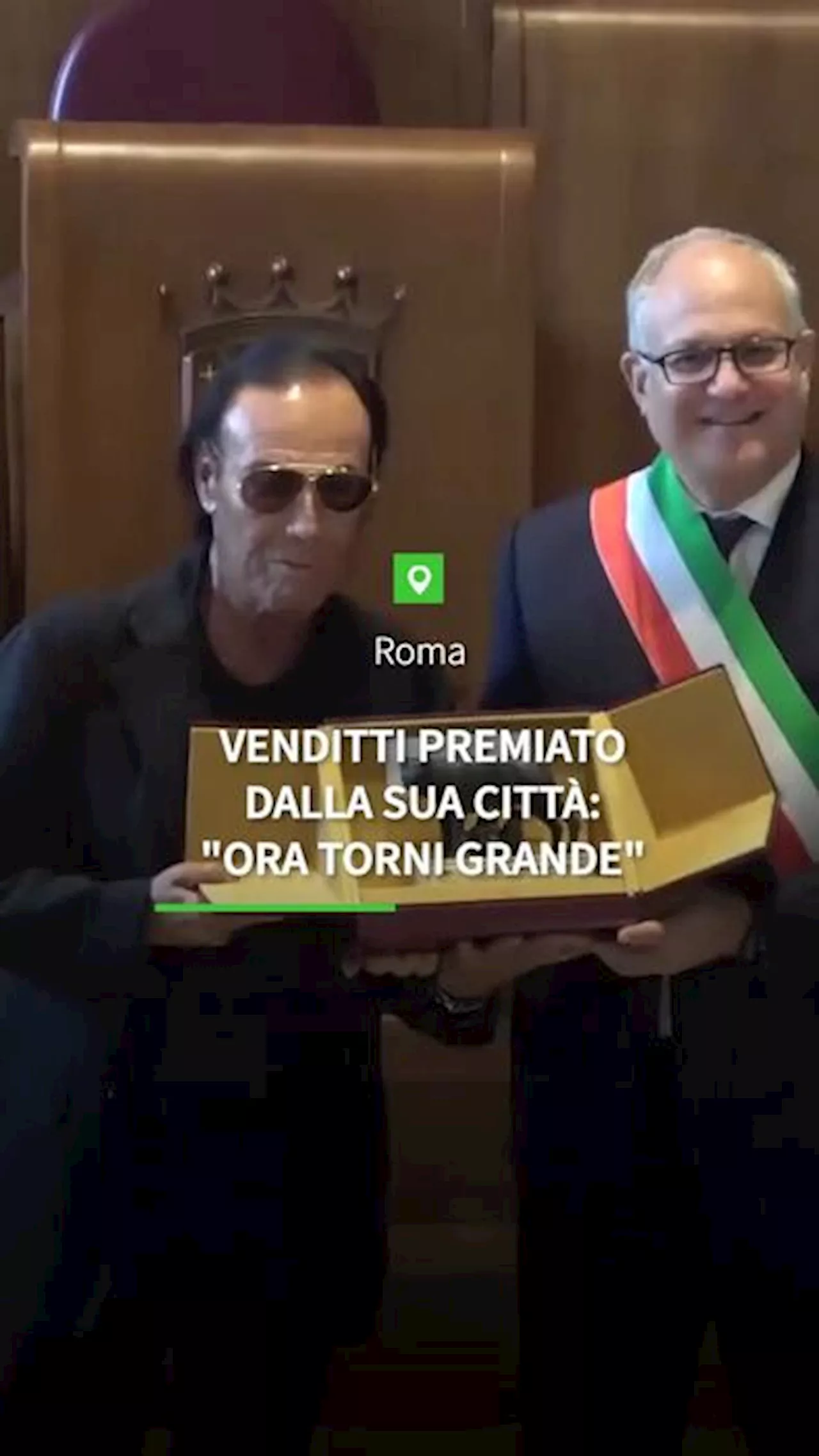 Roma, Venditti premiato dalla citta': 'Ora torni grande'