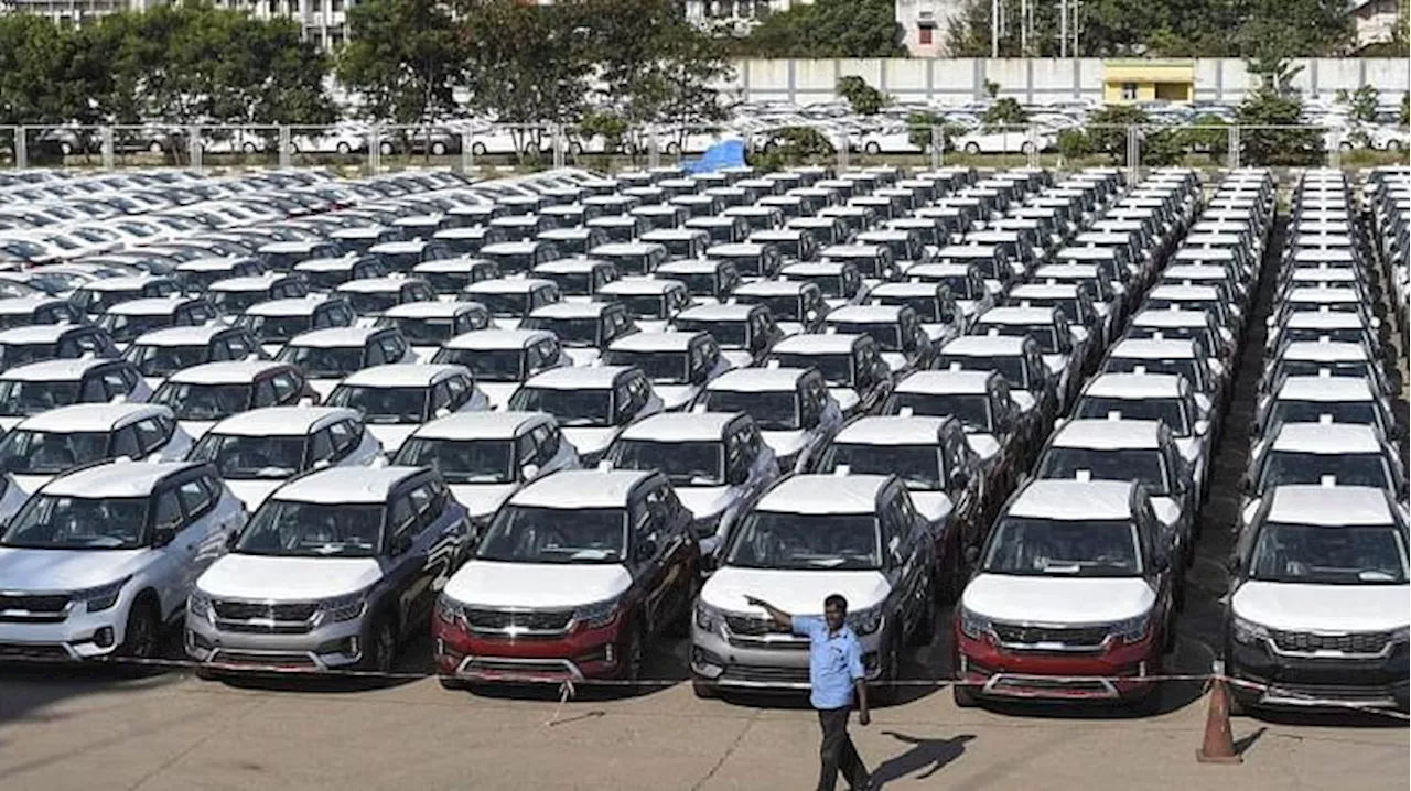 Auto Sales: भारतीय ऑटो सेक्टर ने अक्तूबर में दर्ज की अब तक की सबसे ज्यादा बिक्री, दोपहिया और SUV ने मारी बाजी