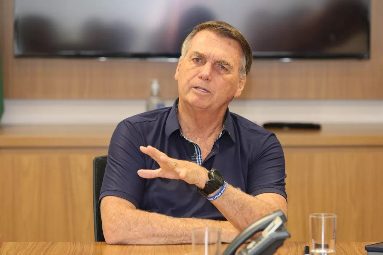 Quem vai decidir se vou ou não é Moraes, diz Bolsonaro sobre posse de Trump