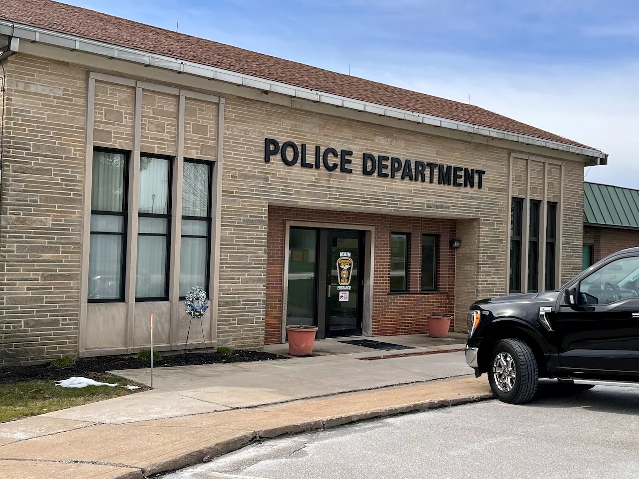 Road rage leads police to driver with felony warrant and crack: Broadview Heights Police Blotter