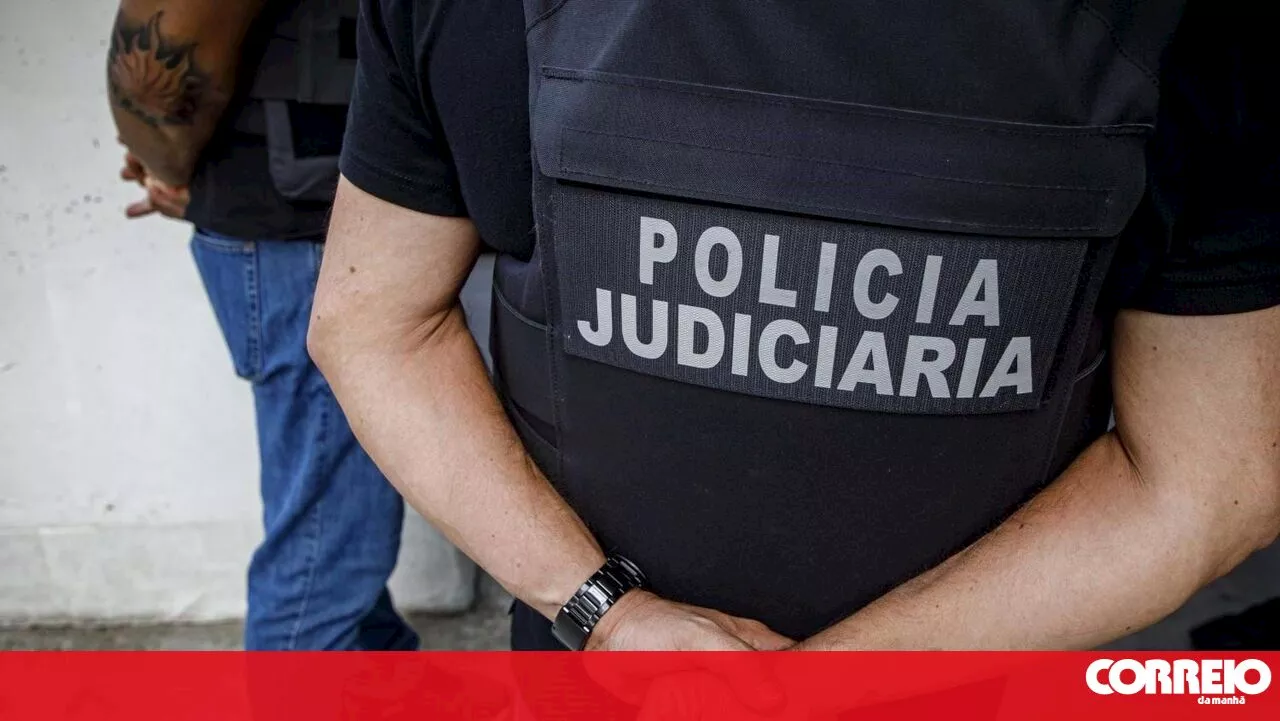 Homem preso por esfaquear vizinho que o ouviu a bater na mulher