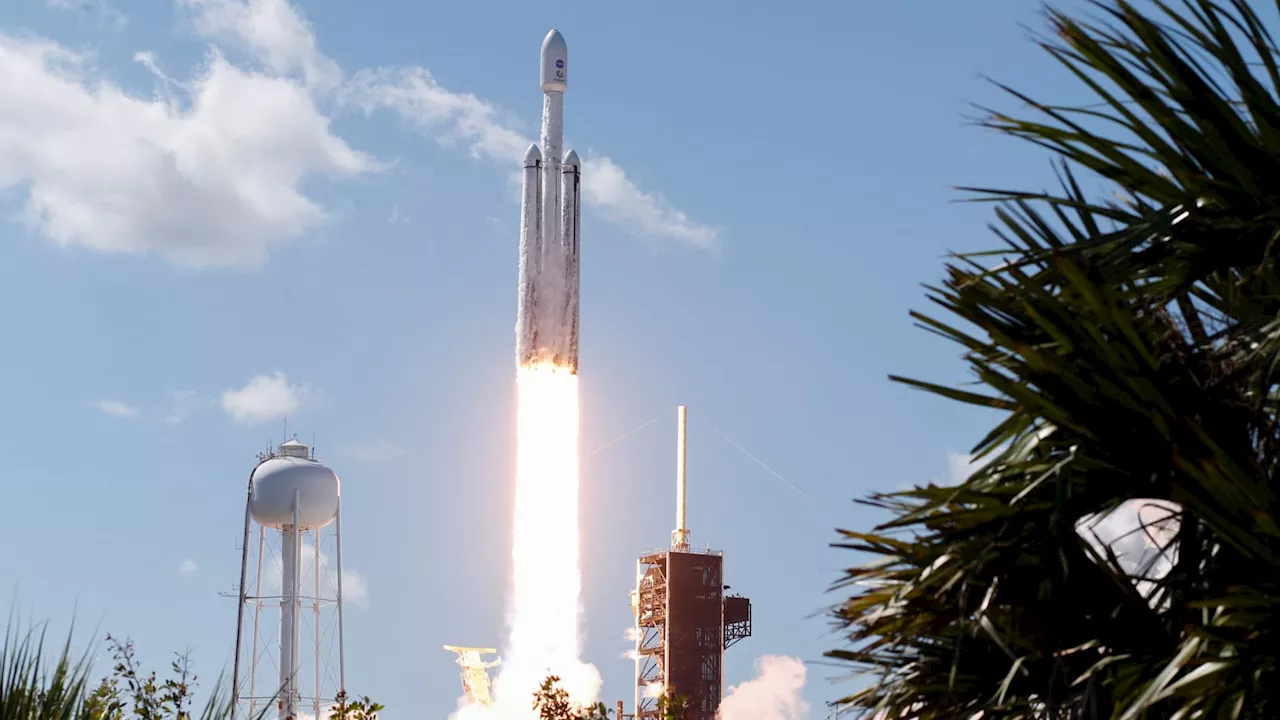 This SpaceX-competitor's stock has bounced back postelection and analysts love it