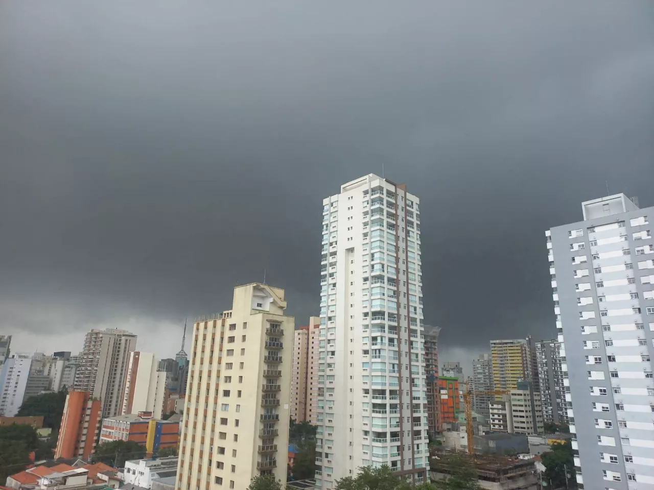 Alerta da Defesa Civil: frente fria provocará chuva em todo estado de São Paulo