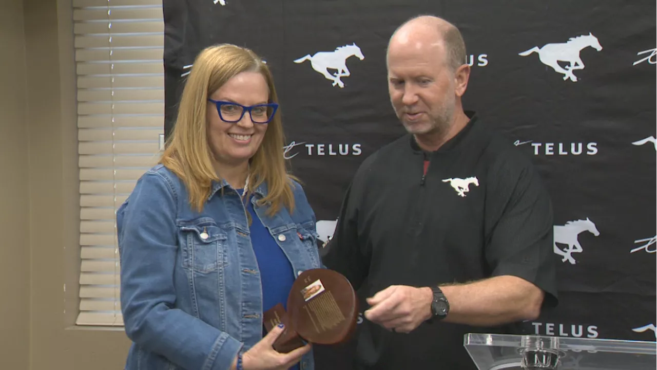 Calgary journalist Vicki Hall recognized by Stampeders